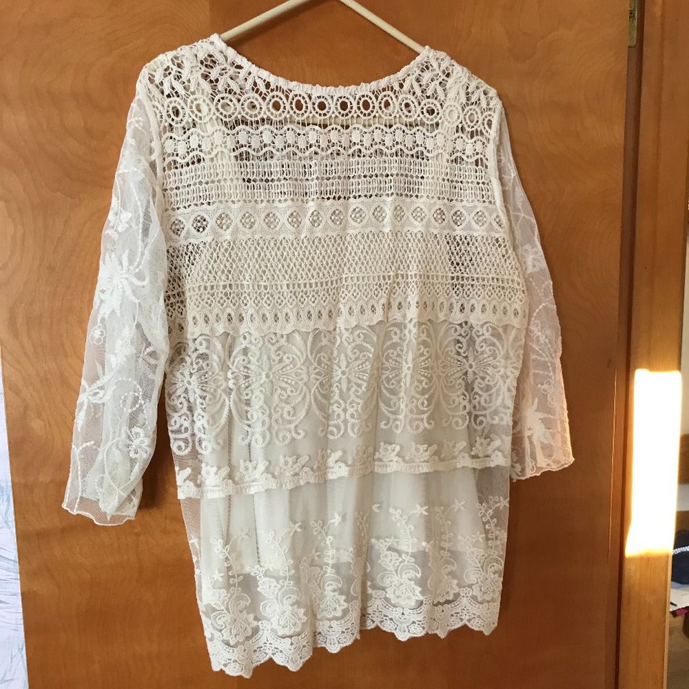 DB Ivory Lace Woman's top Vintage